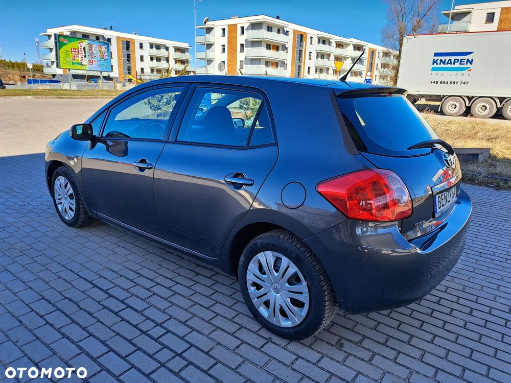 Toyota Auris - 11