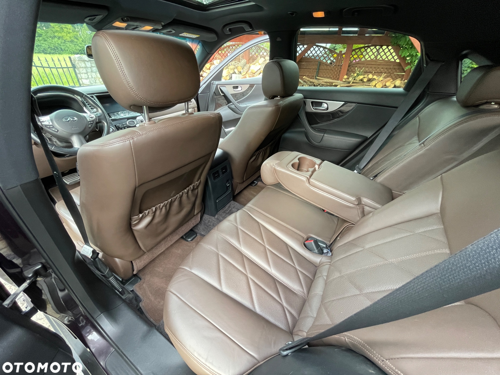 Infiniti QX70 - 14