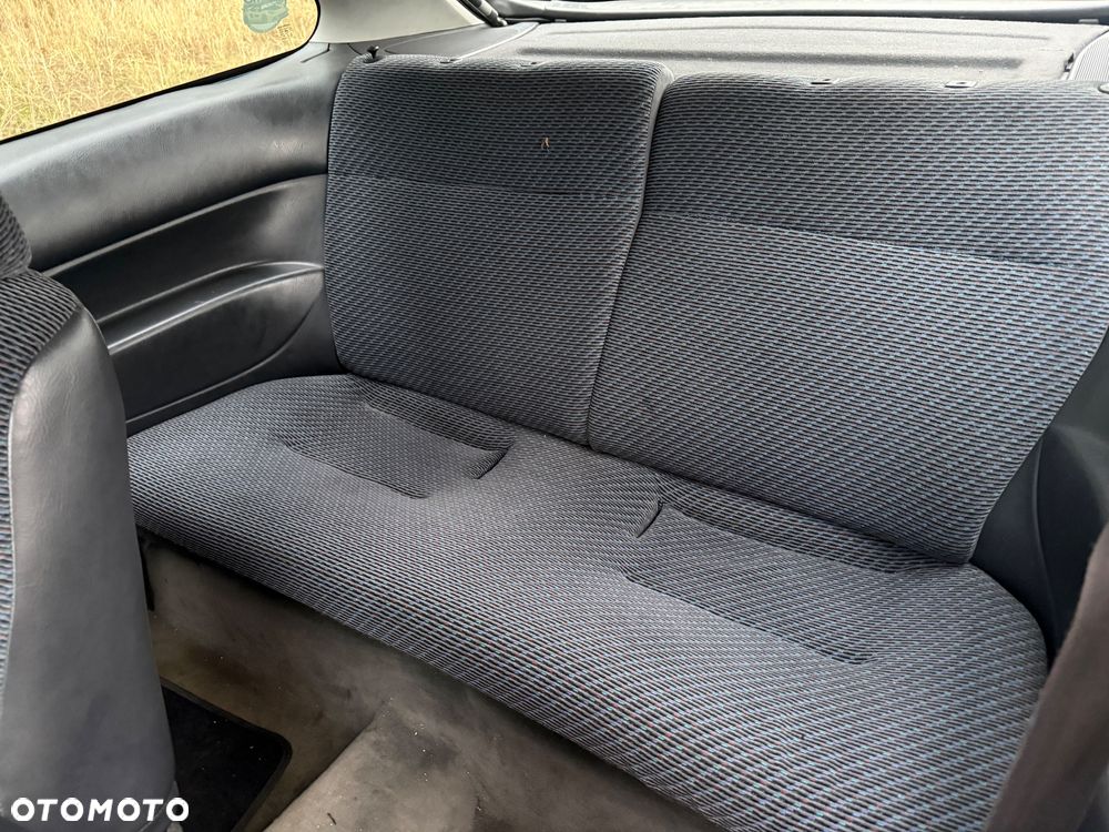 Honda Civic 1.4i S - 10