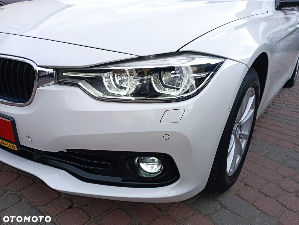 BMW Seria 3 318i - 30
