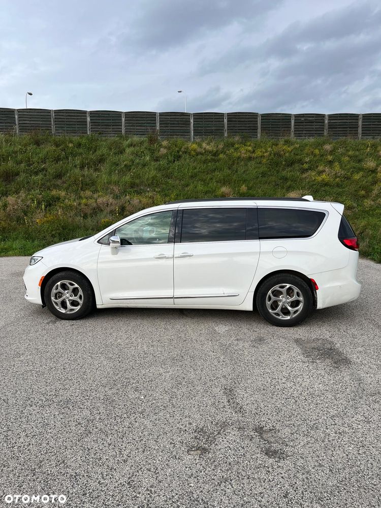 Chrysler Pacifica - 11