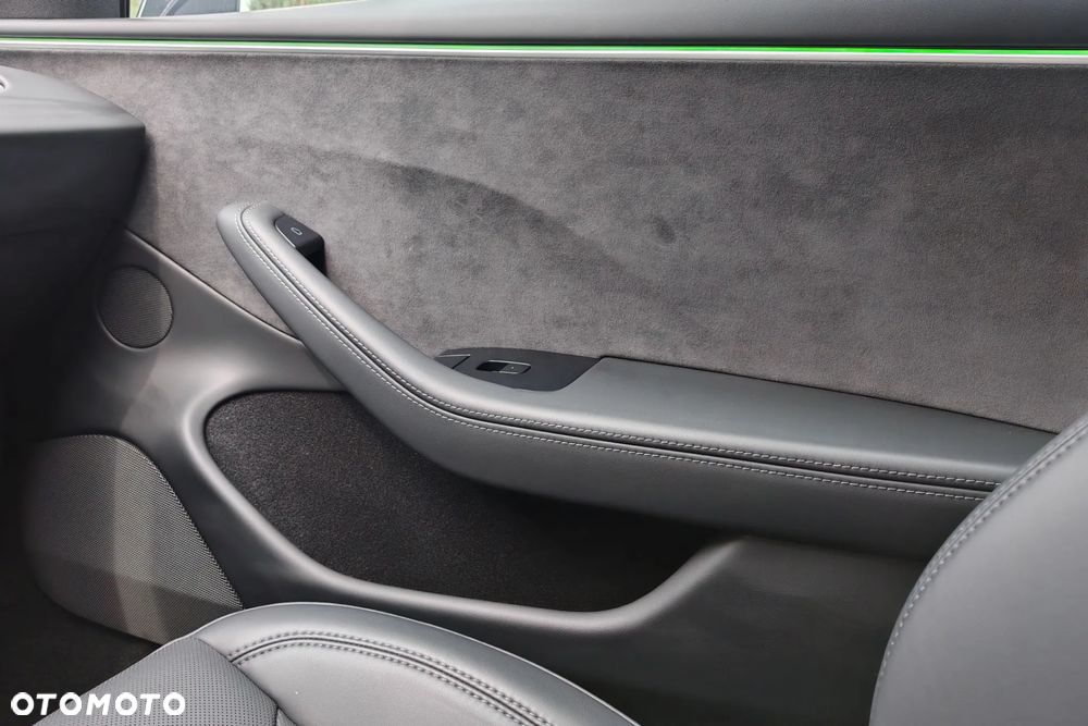 Tesla Model 3 Long Range AWD - 25