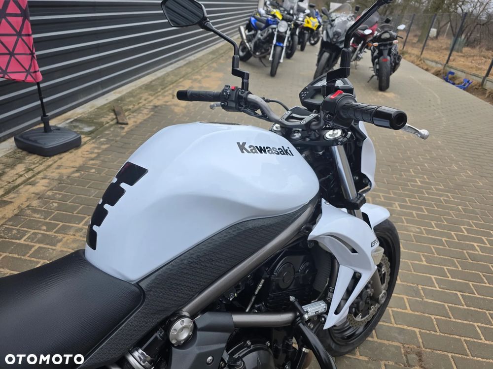 Kawasaki ER - 11