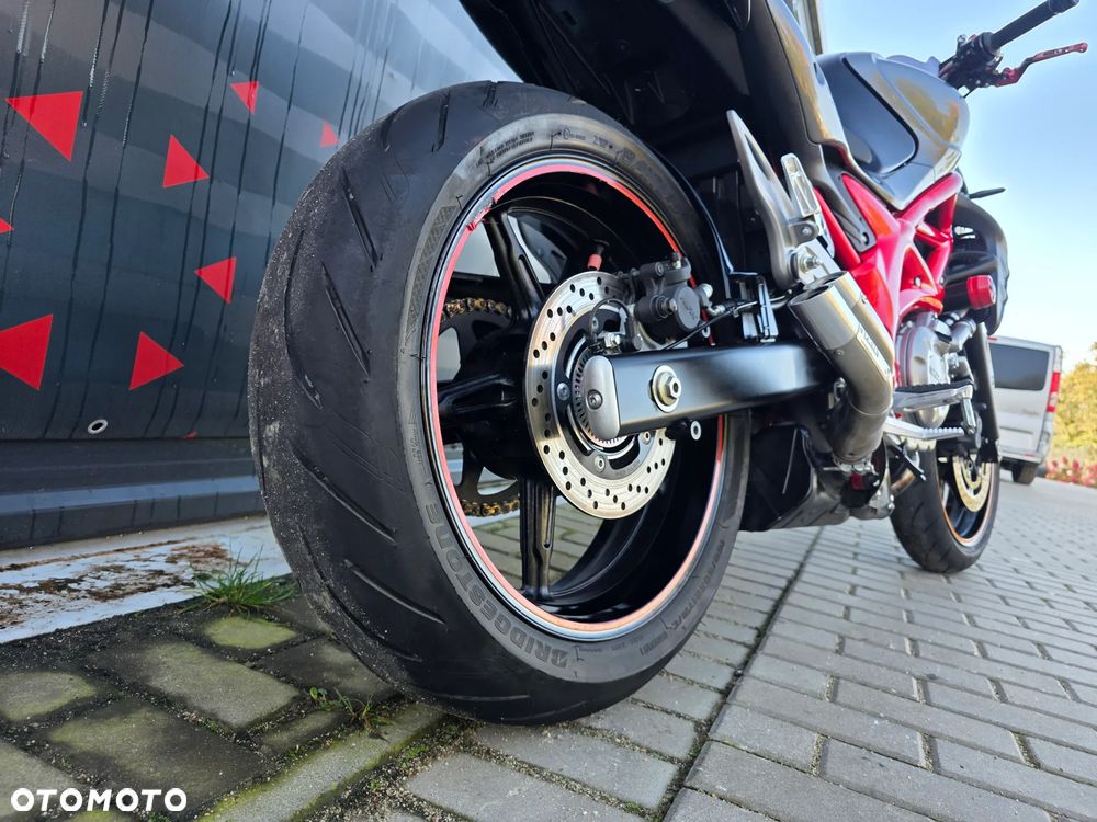 Suzuki Gladius - 19
