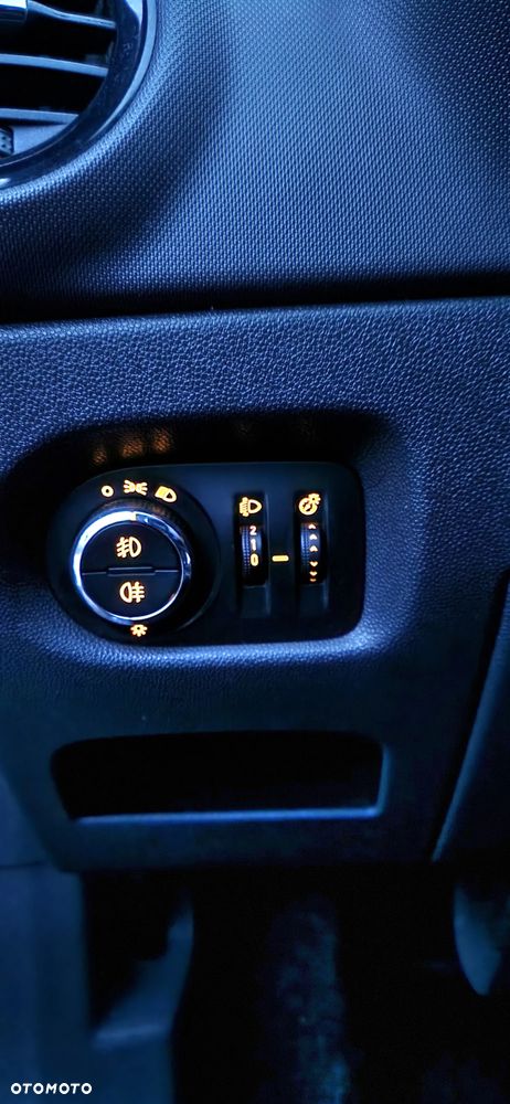 Opel Corsa 1.4 16V Satellite - 18