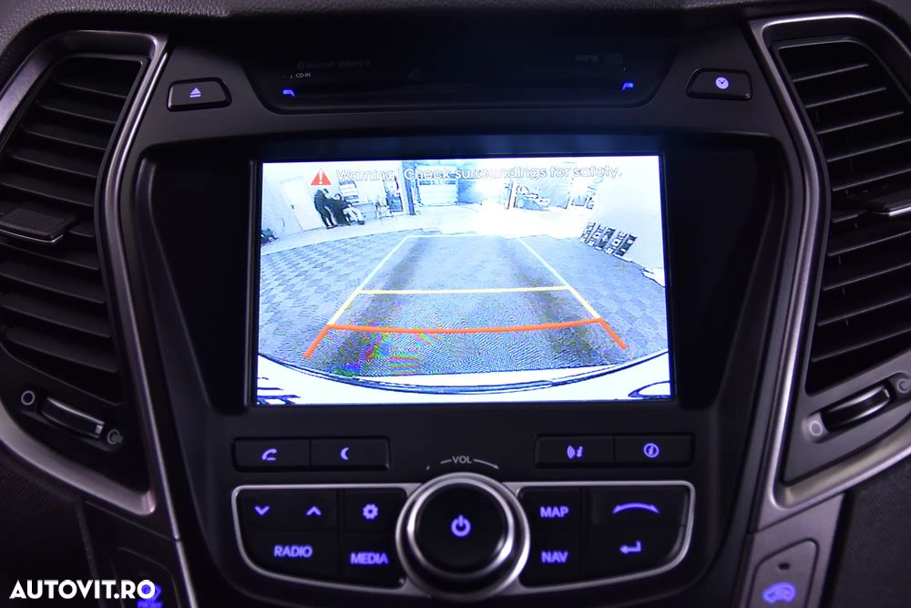 Hyundai Grand Santa Fe - 20