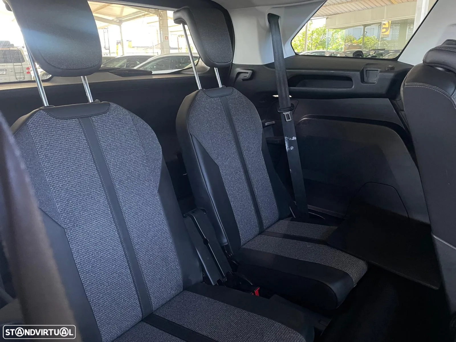 Peugeot 5008 1.6 BlueHDi Allure EAT6 - 31