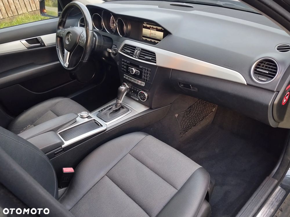 Mercedes-Benz Klasa C 220 CDI 7G-TRONIC Avantgarde Edition - 26