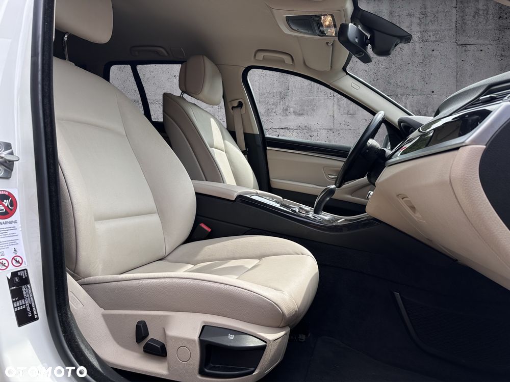 BMW Seria 5 520d Luxury Line - 15