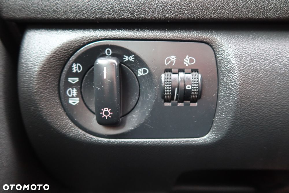 Audi A3 3-drzwiowe 1.6 Ambition - 16