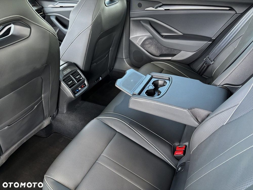 Skoda Superb 2.0 TDI SCR 4x4 Sportline DSG - 21