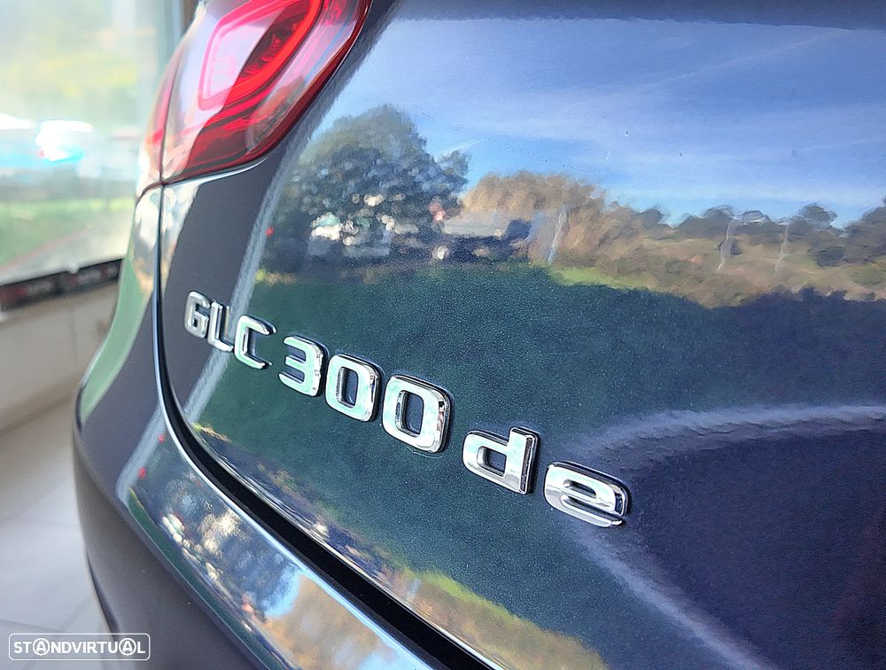 Mercedes-Benz GLC 300 de Coupe 4Matic 9G-TRONIC AMG Line Plus - 48