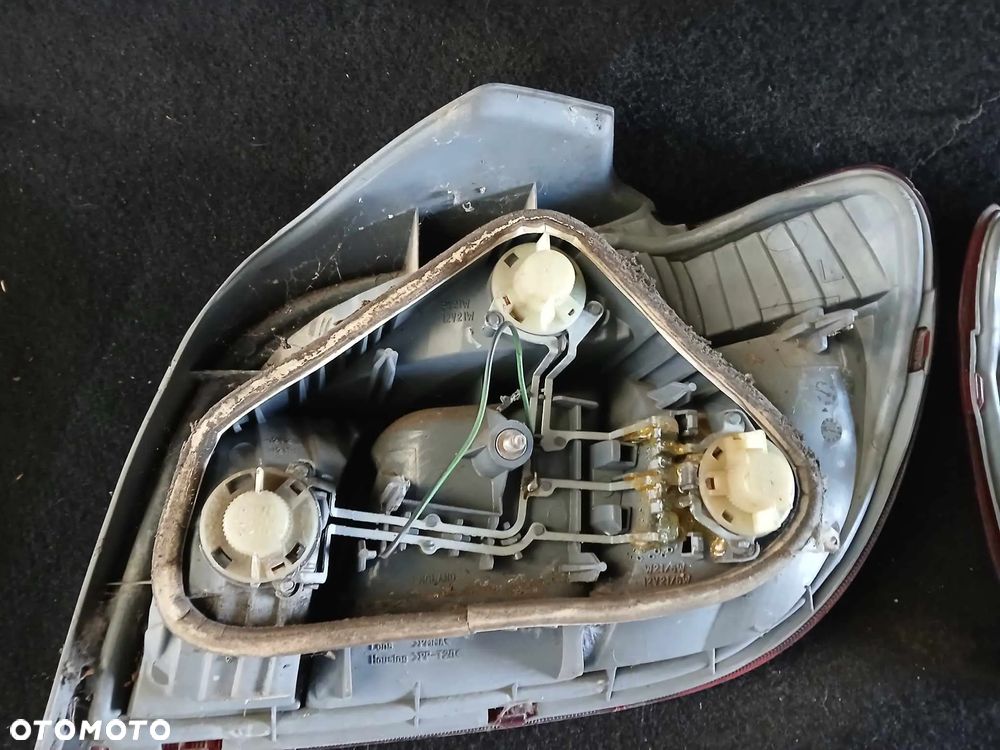 Toyota Yaris I Lampa tylna lewa, prawa - 4