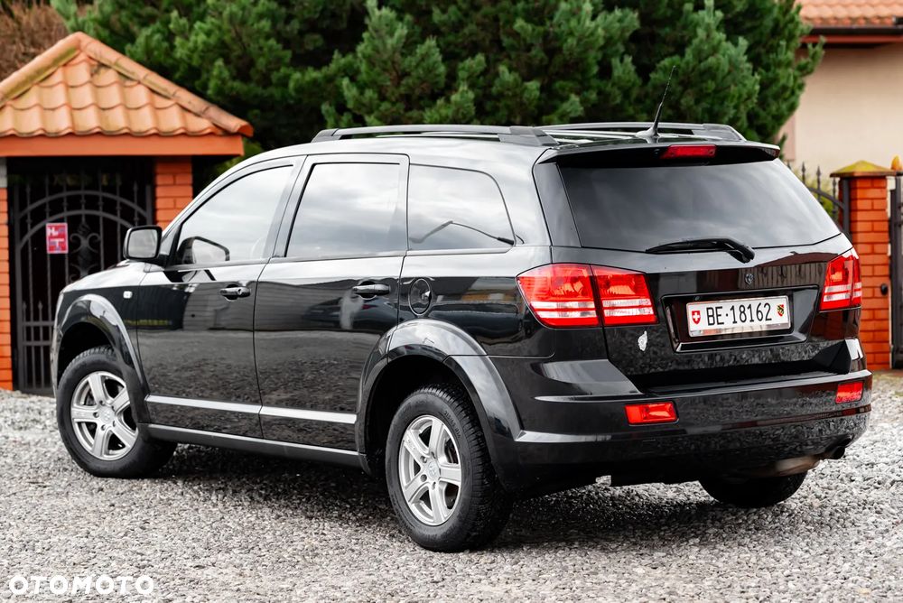Dodge Journey 2.4 SXT - 12