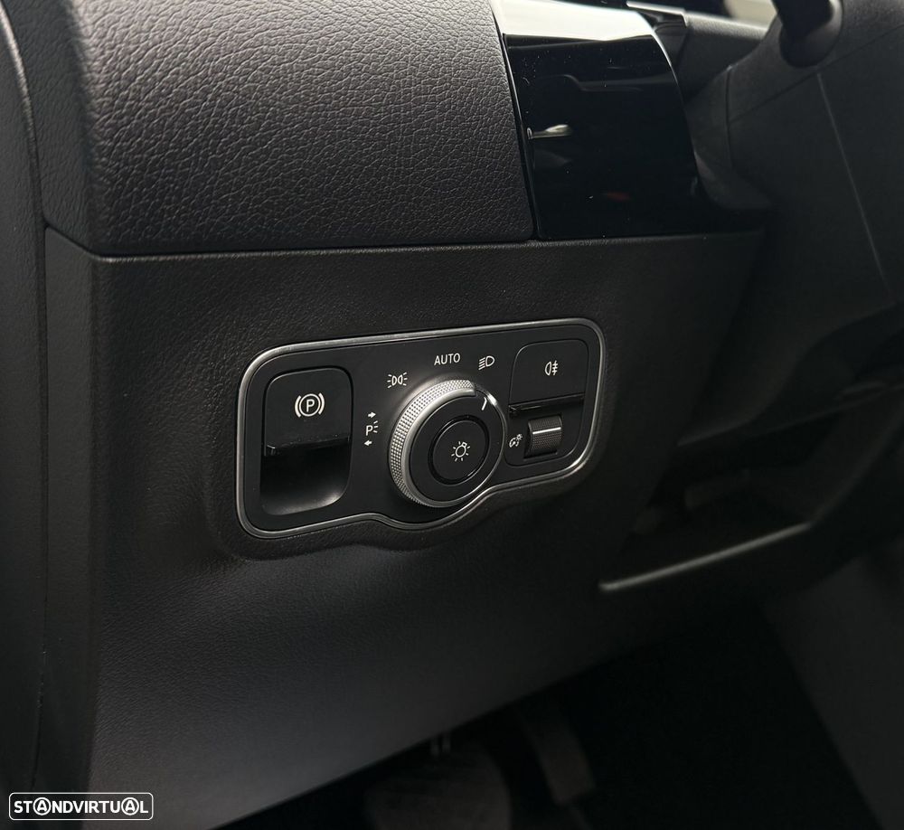 Mercedes-Benz GLA 180 d 8G-DCT Progressive - 12