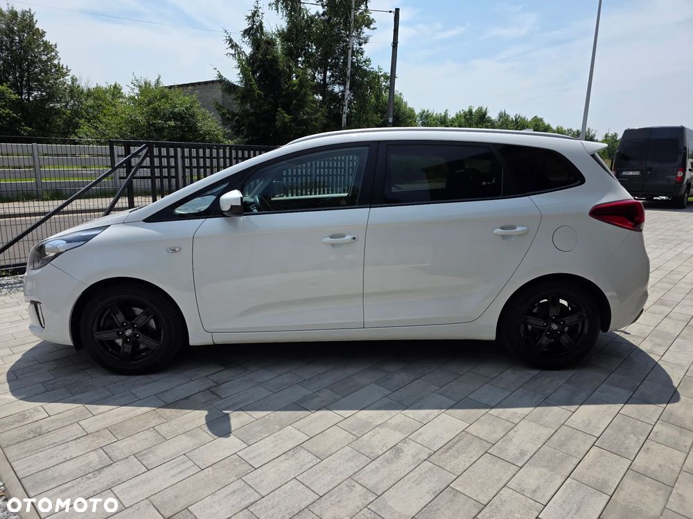 Kia Carens 1.7 CRDi 141 UEFA EURO 2016 - 10