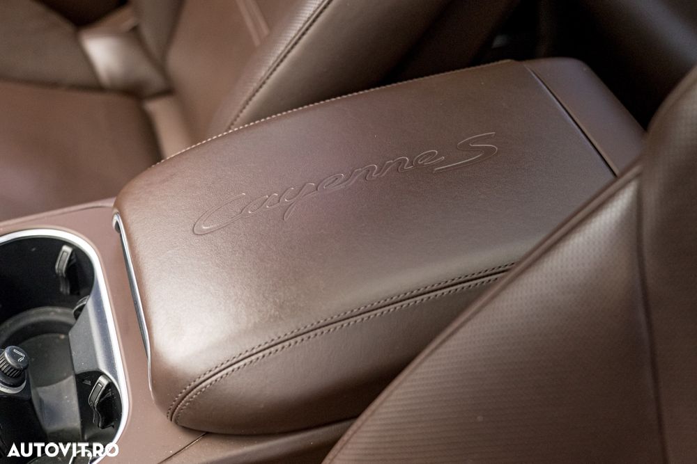 Porsche Cayenne - 24