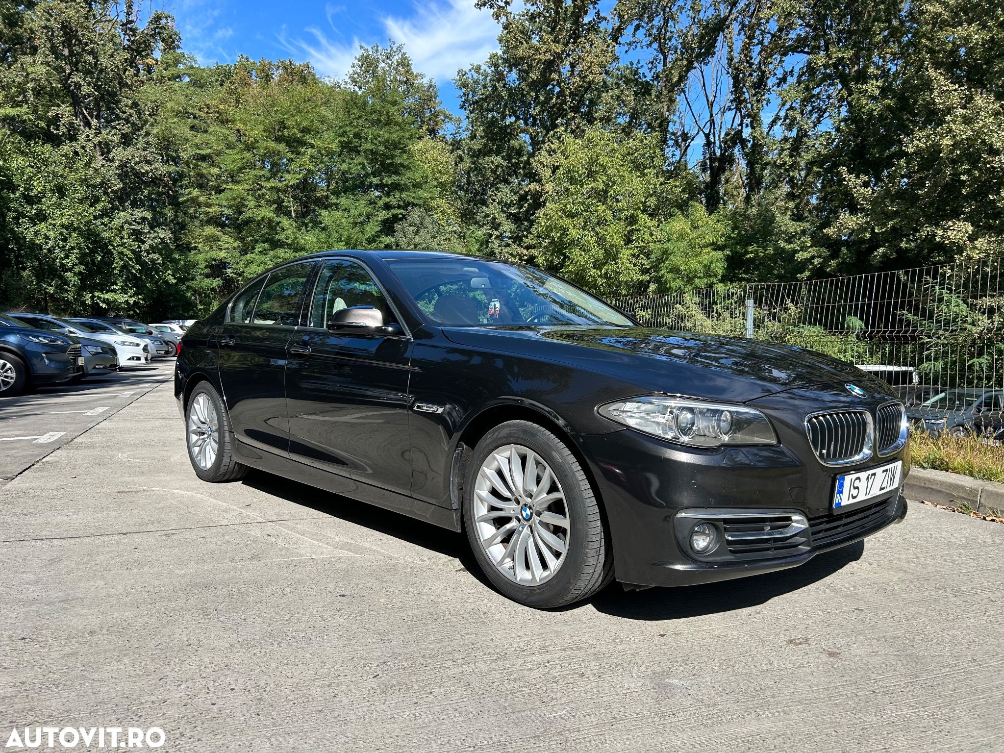 BMW Seria 5 520i Touring Aut. Luxury Line - 1