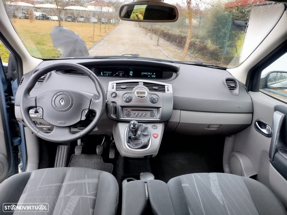 Renault Scénic 2.0 16V Avantage - 11