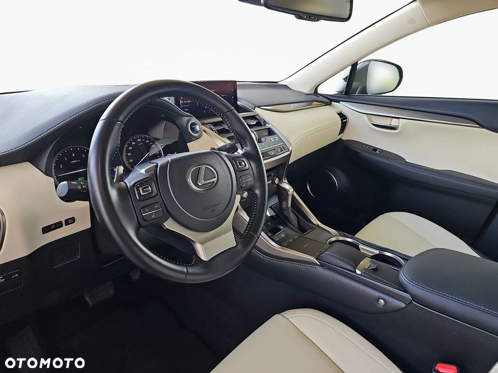 Lexus NX 300h F Impression AWD - 4