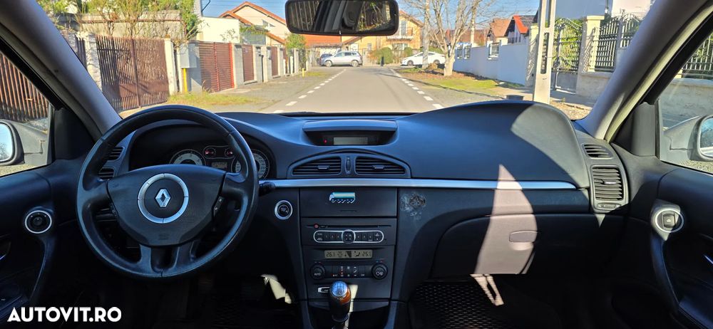 Renault Laguna 1.9 dCi Authentique - 9