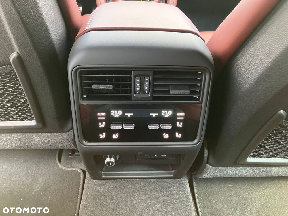 Porsche Cayenne - 18