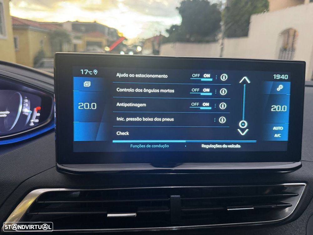 Peugeot 5008 1.2 PureTech Allure Pack EAT8 - 24