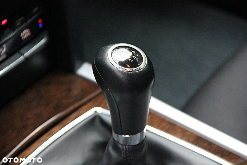 Mercedes-Benz Klasa E 200 Kompressor Elegance - 29