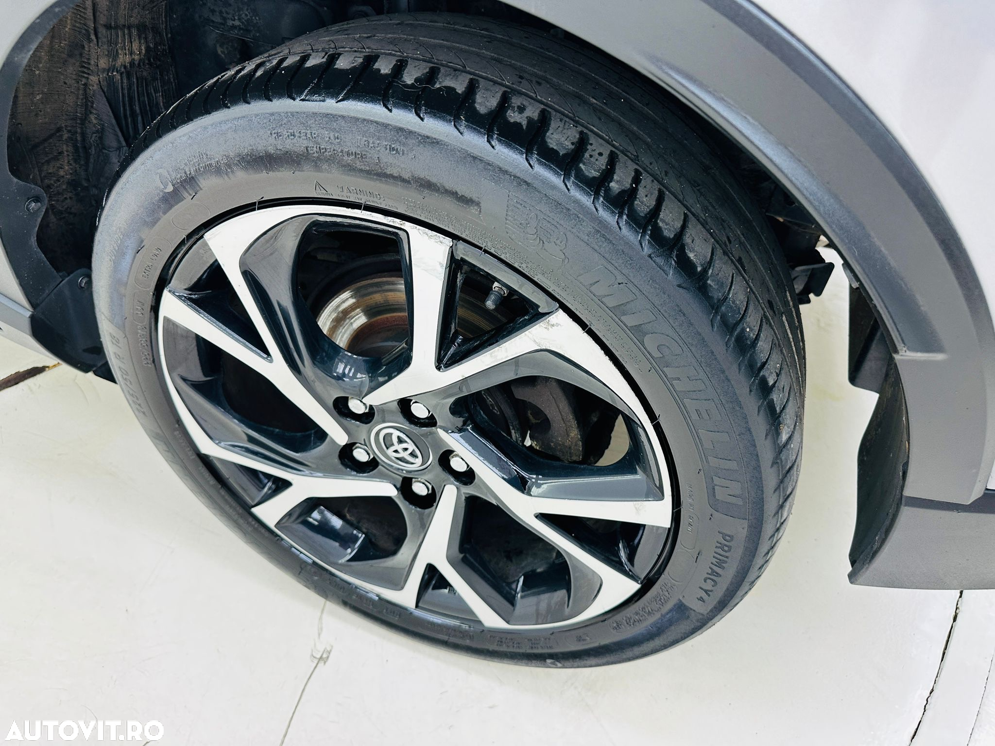 Toyota C-HR - 18