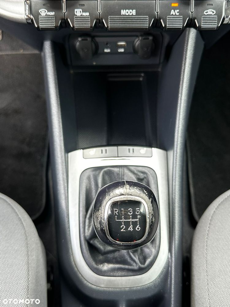 Kia Rio 1.4 Business Line - 17