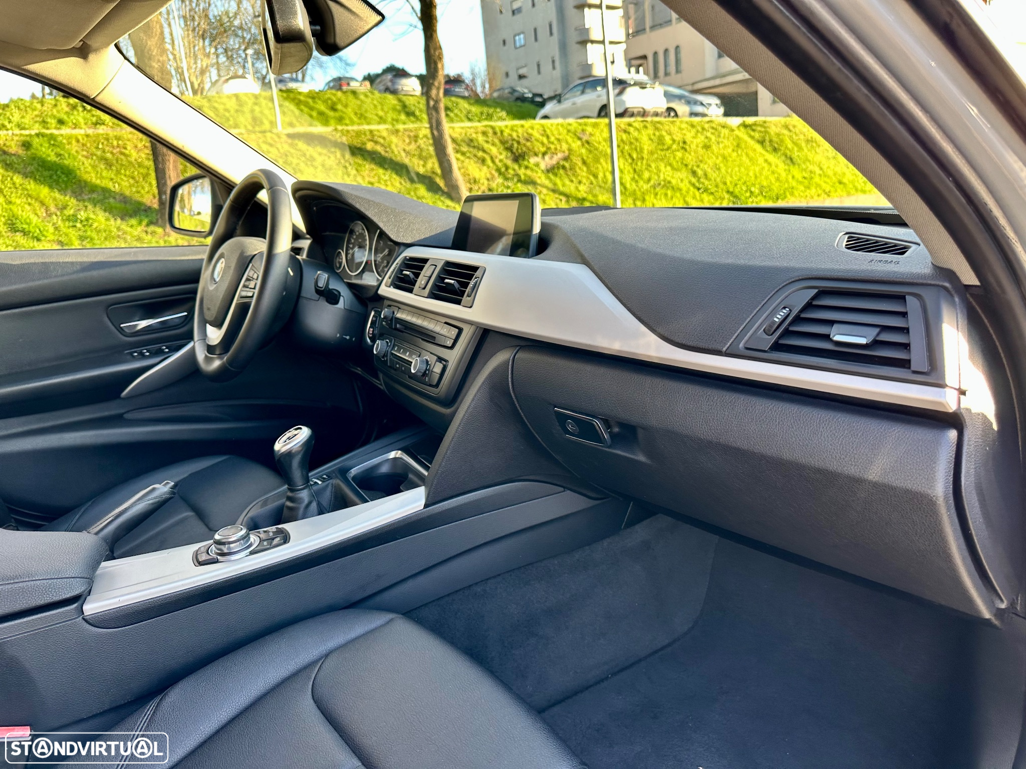 BMW 318 d Touring Pack M - 33