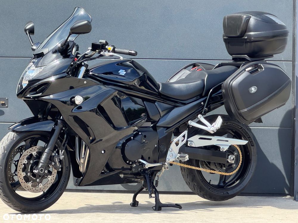 Suzuki GSX - 26