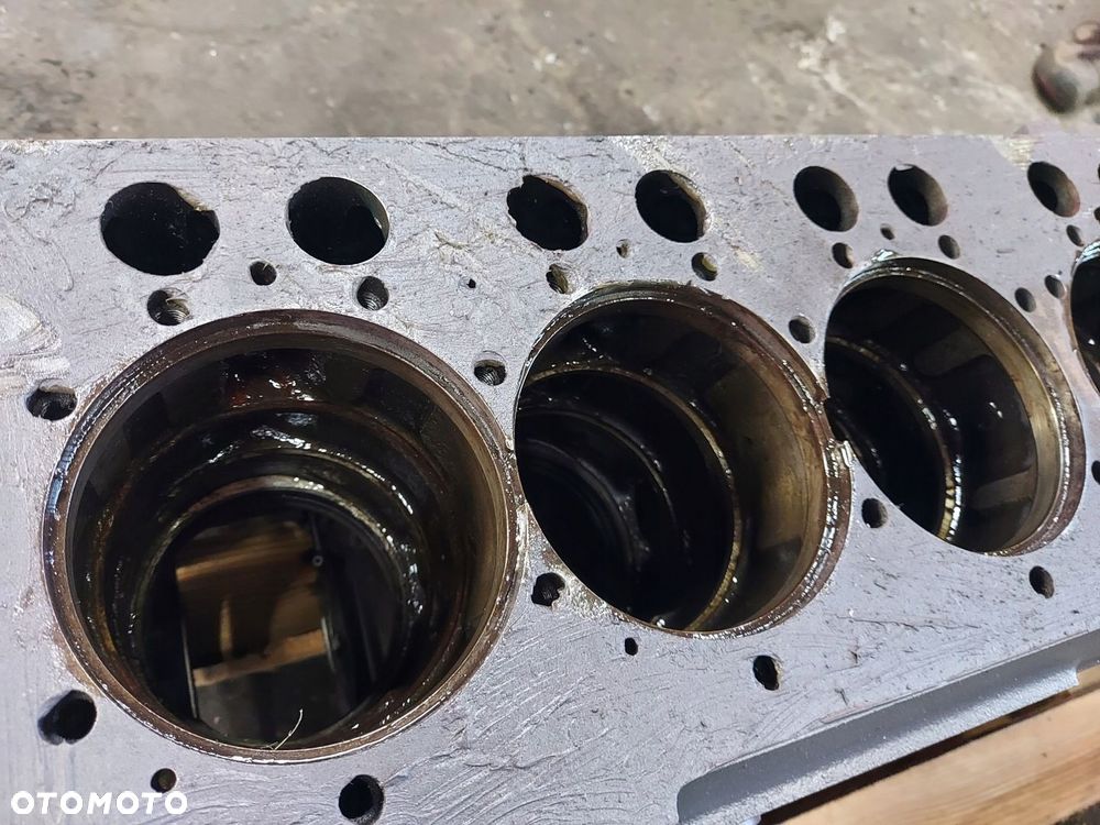BLOK SILNIKA 836873096 MASSEY FERGUSON 8680 2011R - 5