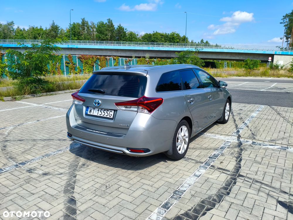 Toyota Auris Hybrid 135 Prestige - 6