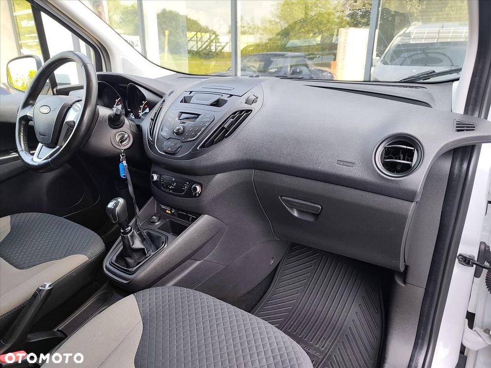Ford transit-courier - 2