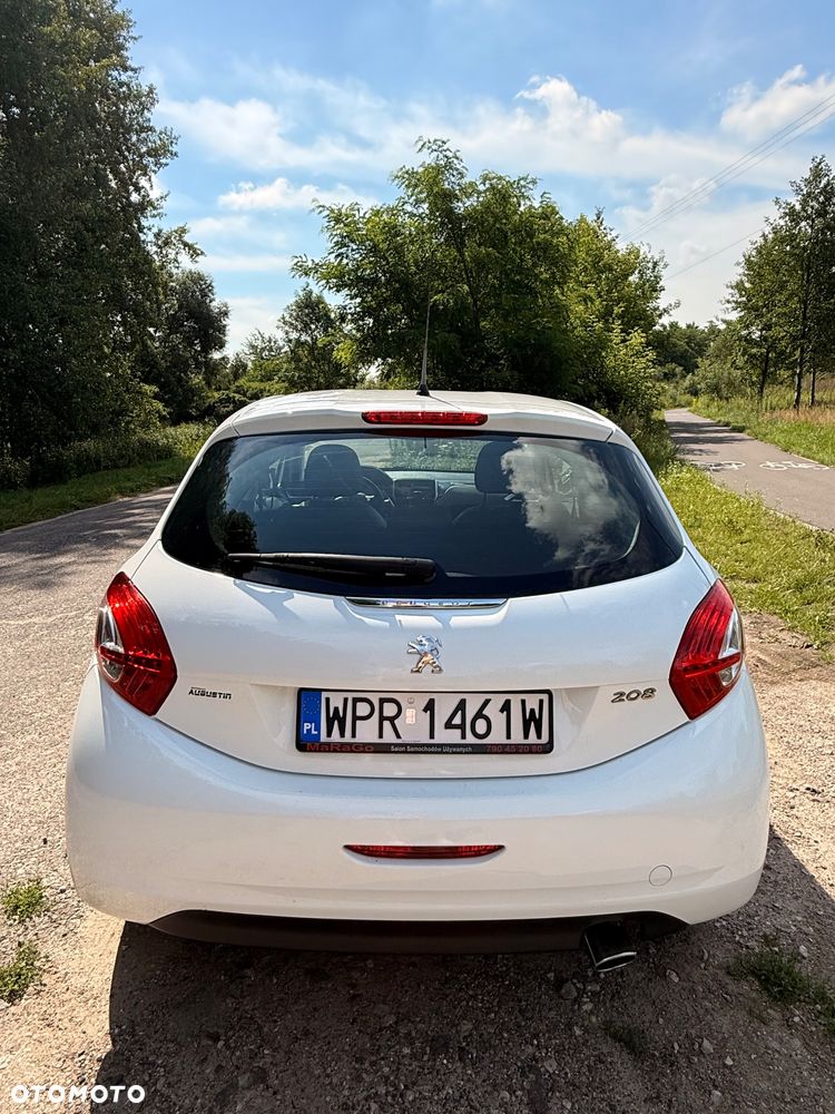 Peugeot 208 - 12