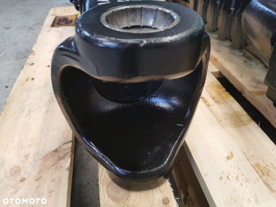 Obudowa półosi Manitou MLT 634 {Spicer} - 5