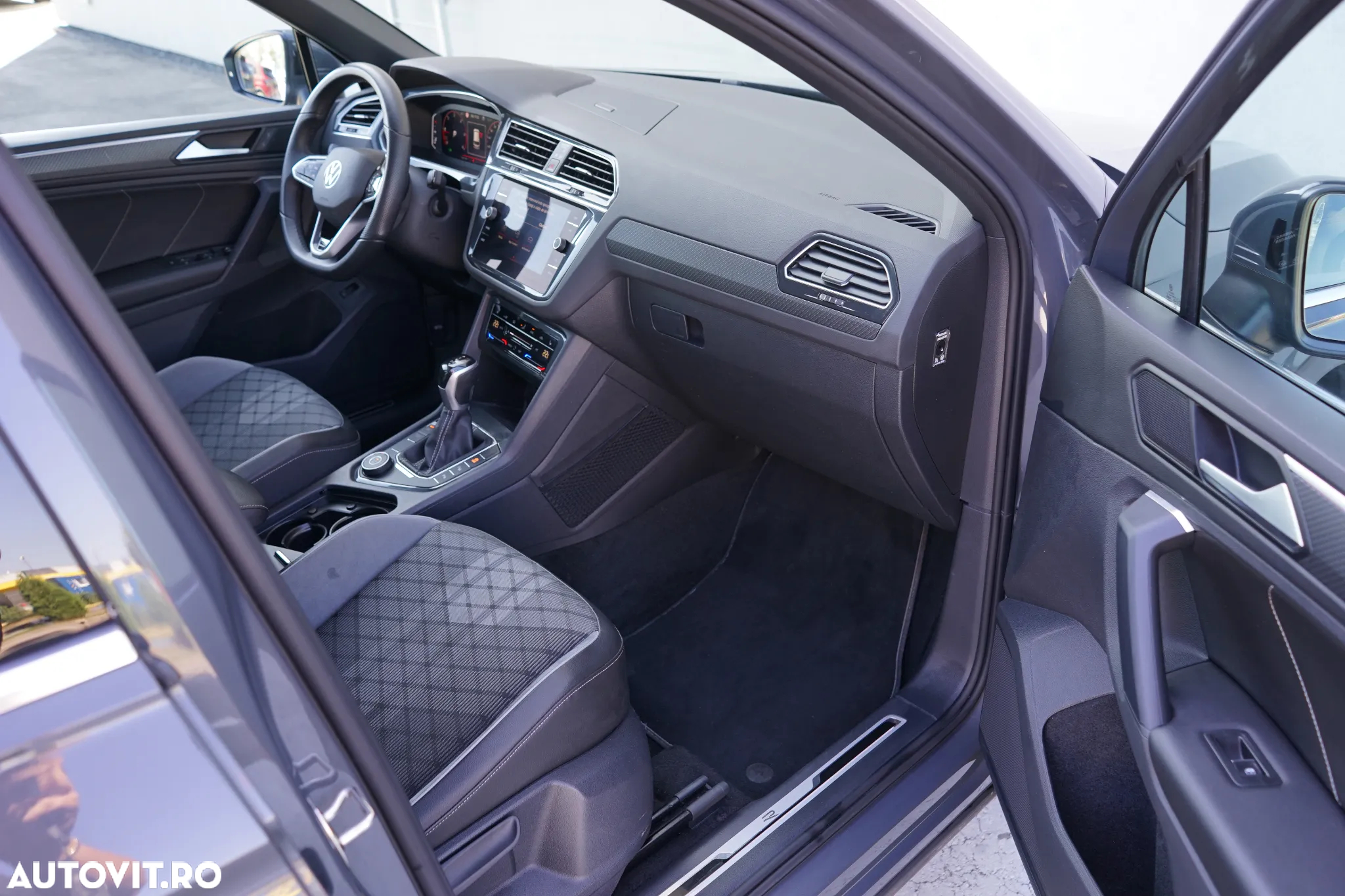 Volkswagen Tiguan - 27