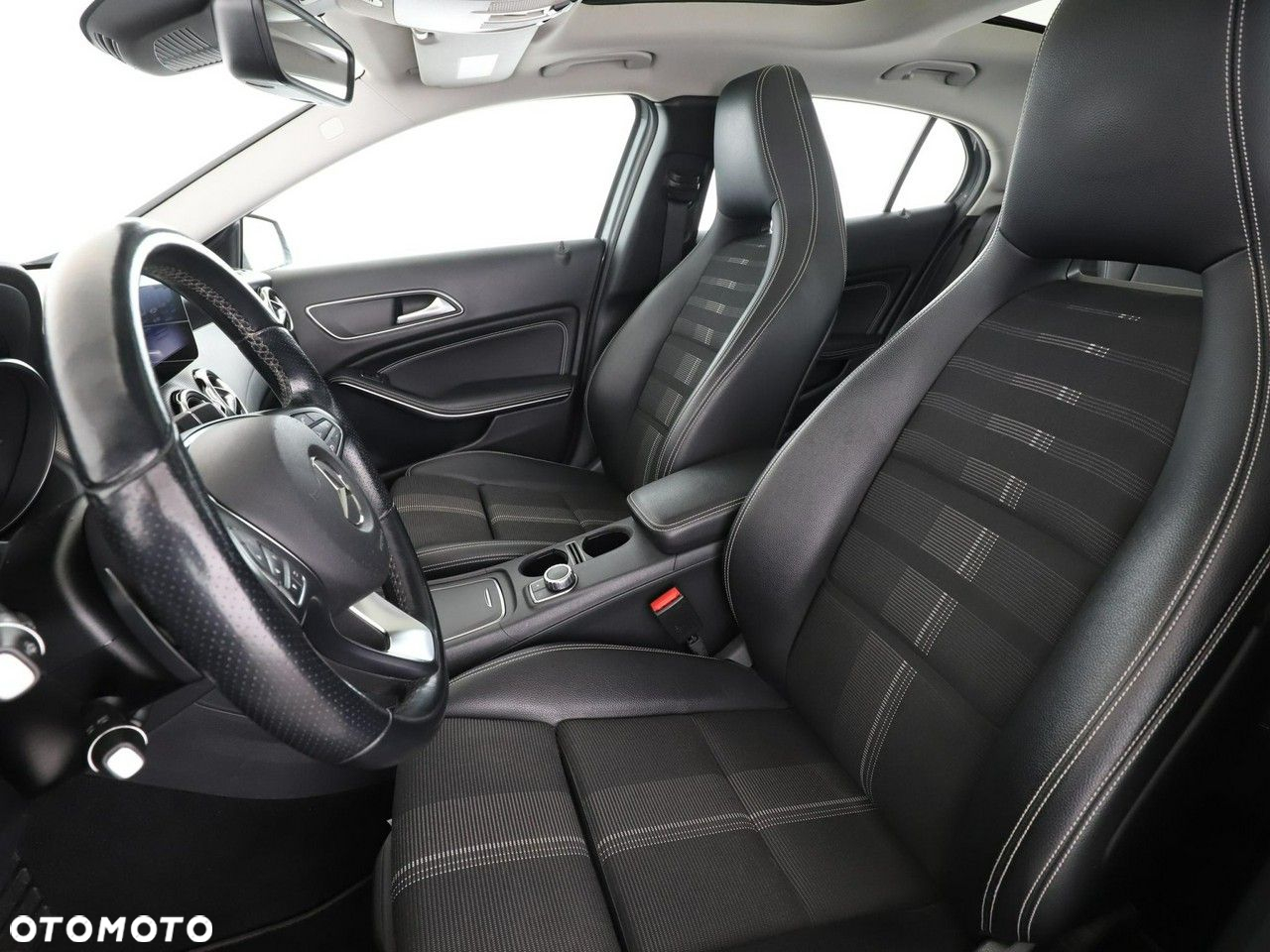 Mercedes-Benz GLA 220 4-Matic Style - 13