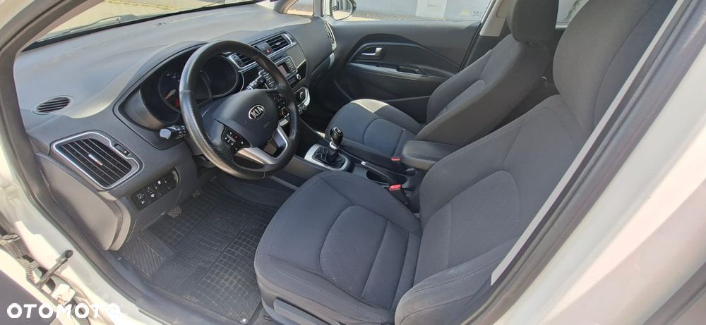 Kia Rio 1.1 CRDI Attract - 7