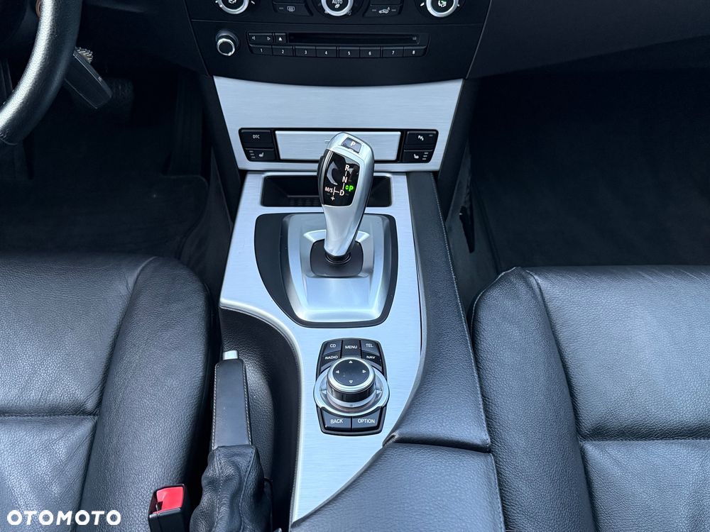 BMW Seria 5 523i Edition Exclusive - 38