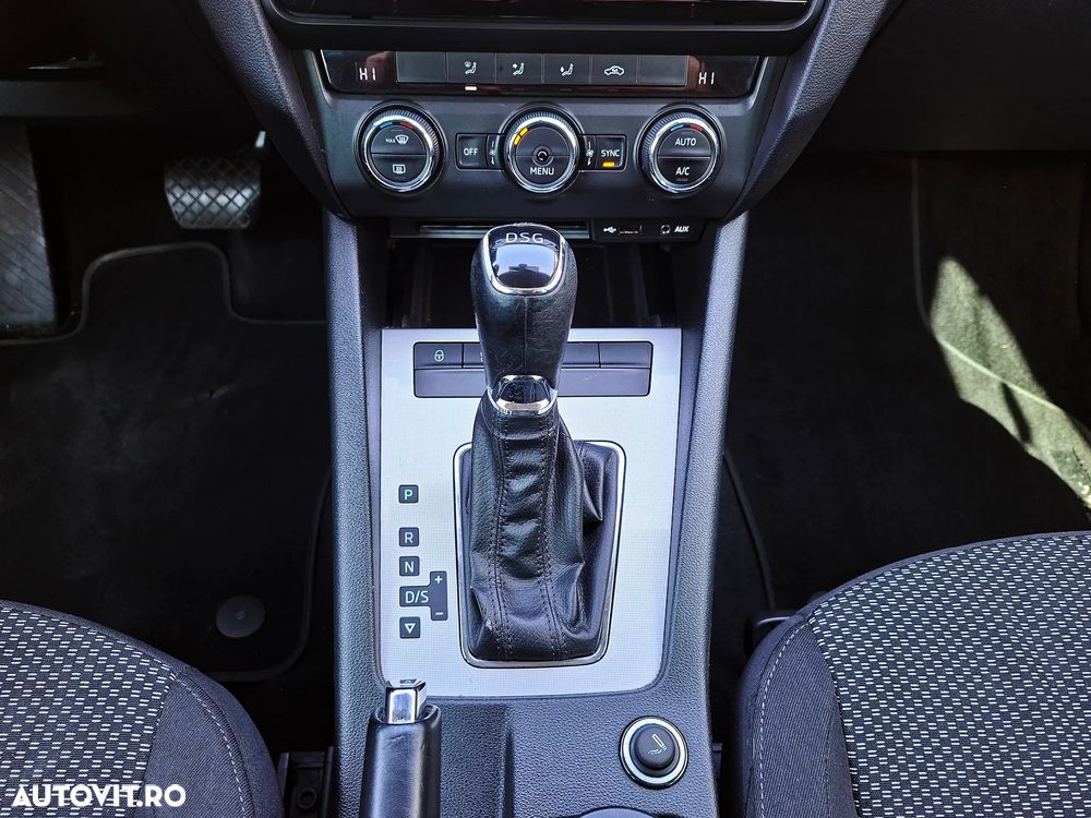 Skoda Octavia 1.6 TDI (Green tec) DSG Style - 11