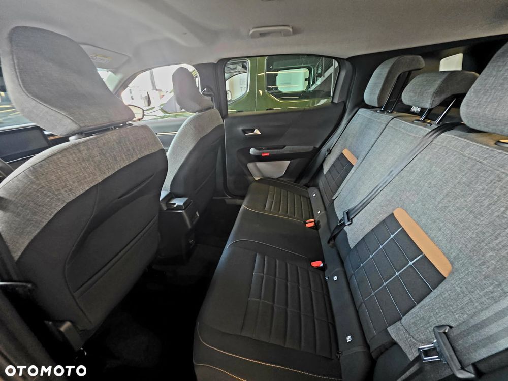 Citroën C3 Aircross 1.2 mHEV Plus S&S eDCT6 - 8
