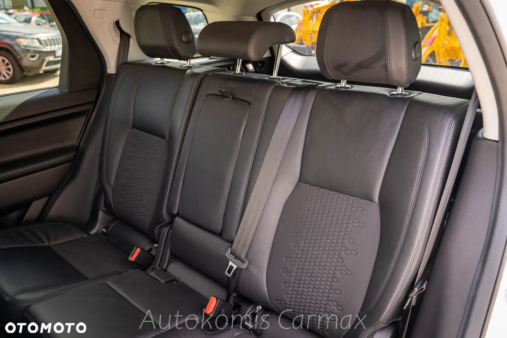 Land Rover Discovery Sport - 24