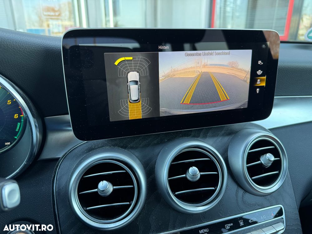 Mercedes-Benz GLC - 32