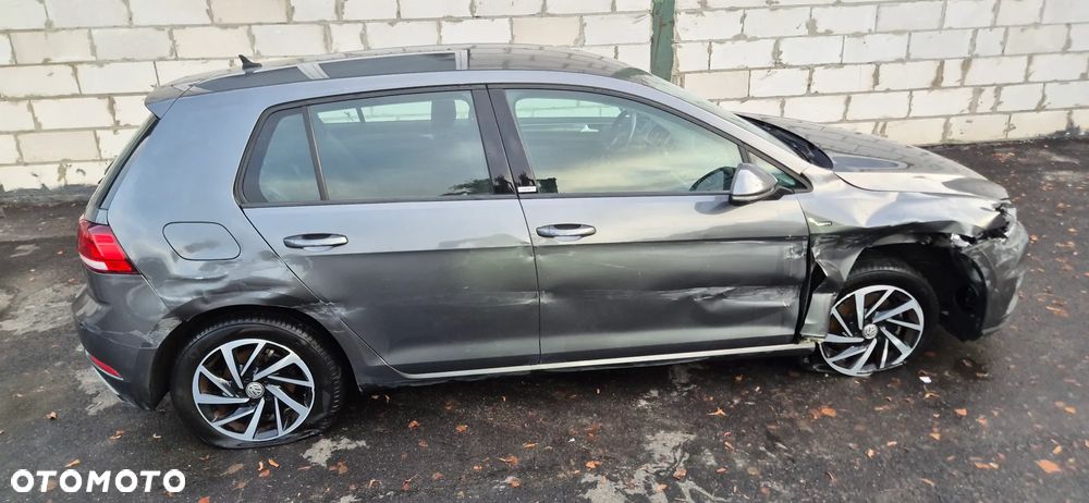 Volkswagen Golf - 4