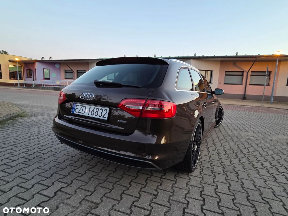 Audi A4 Avant 2.0 TDI DPF clean diesel quattro S tronic S line Sportpaket - 8