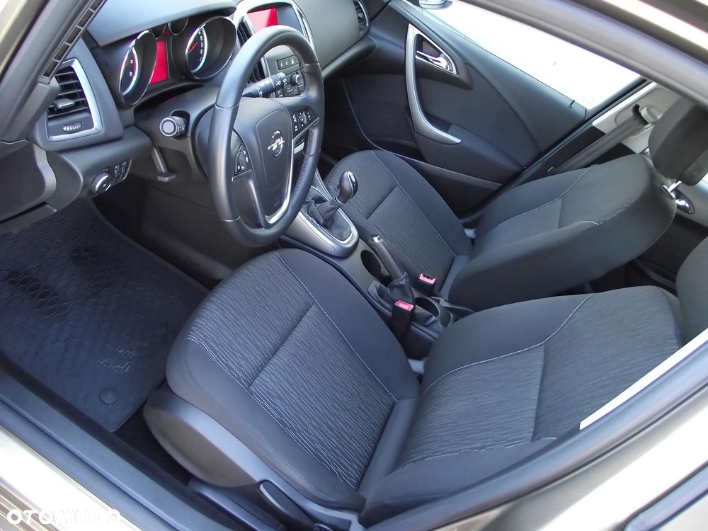 Opel Astra 1.6 Cosmo EU6 - 17