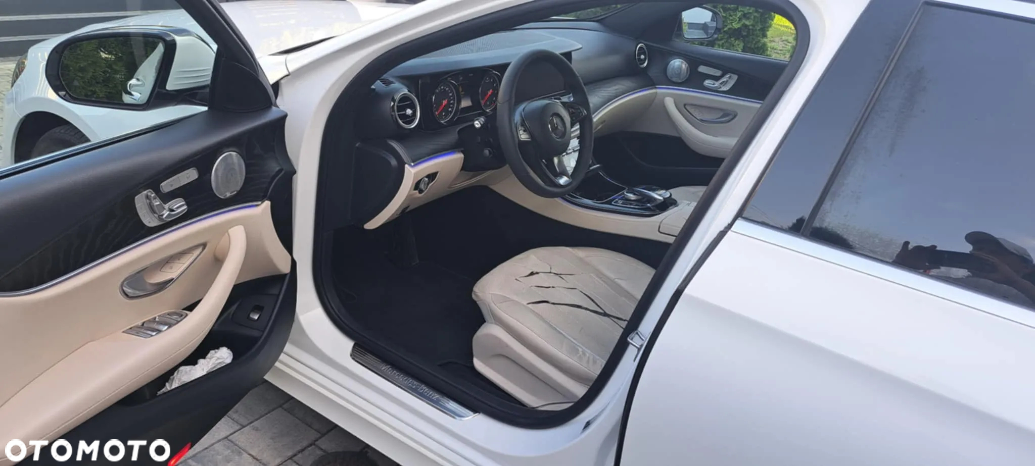 Mercedes-Benz Klasa E 300 9G-TRONIC AMG Line - 11