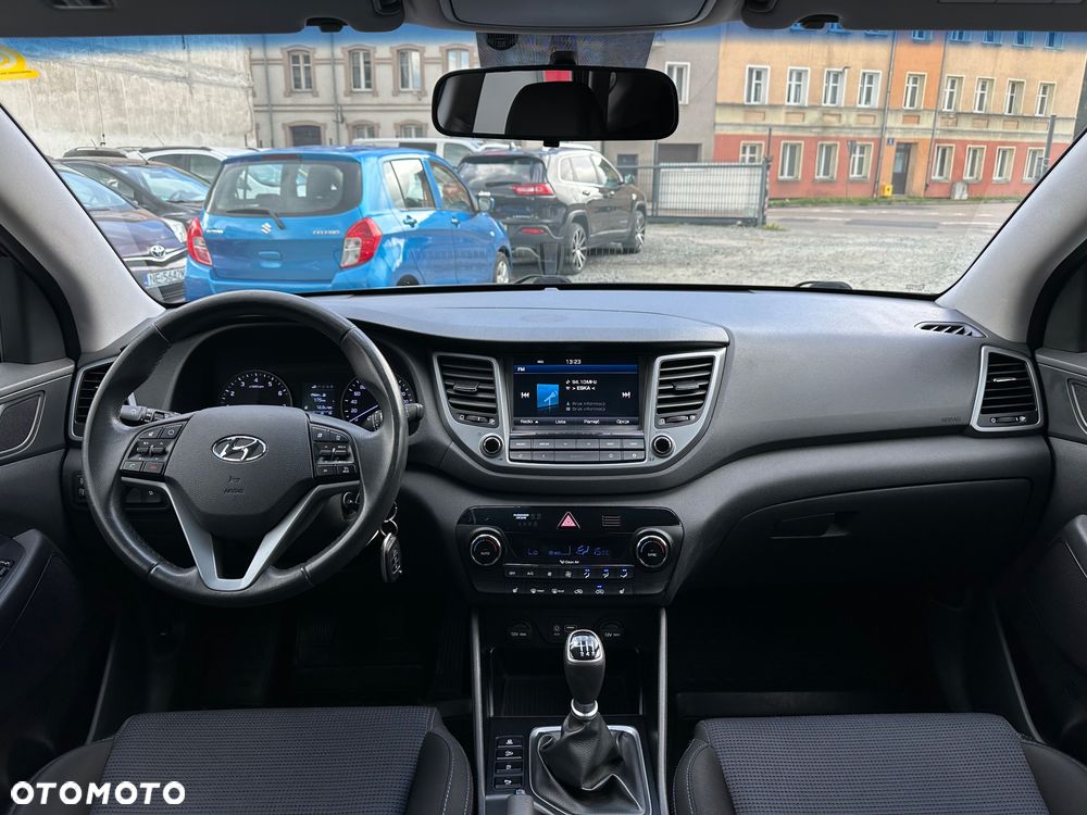 Hyundai Tucson 1.6 GDI BlueDrive Style 2WD - 24